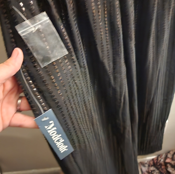 Black Chiffon Sequins Romper by Modcloth size Medium - Picture 4 of 6